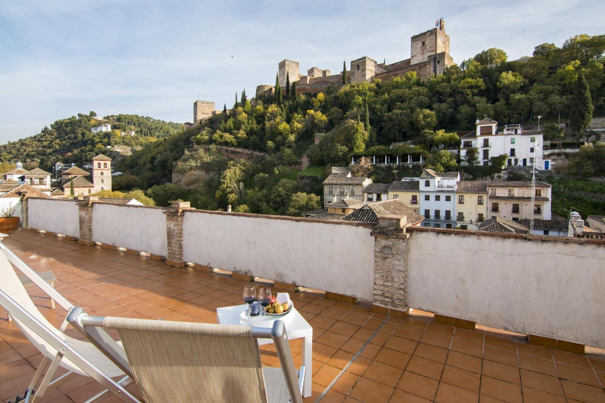 Magic Alhambra Retreat Apartment Granada Bagian luar foto